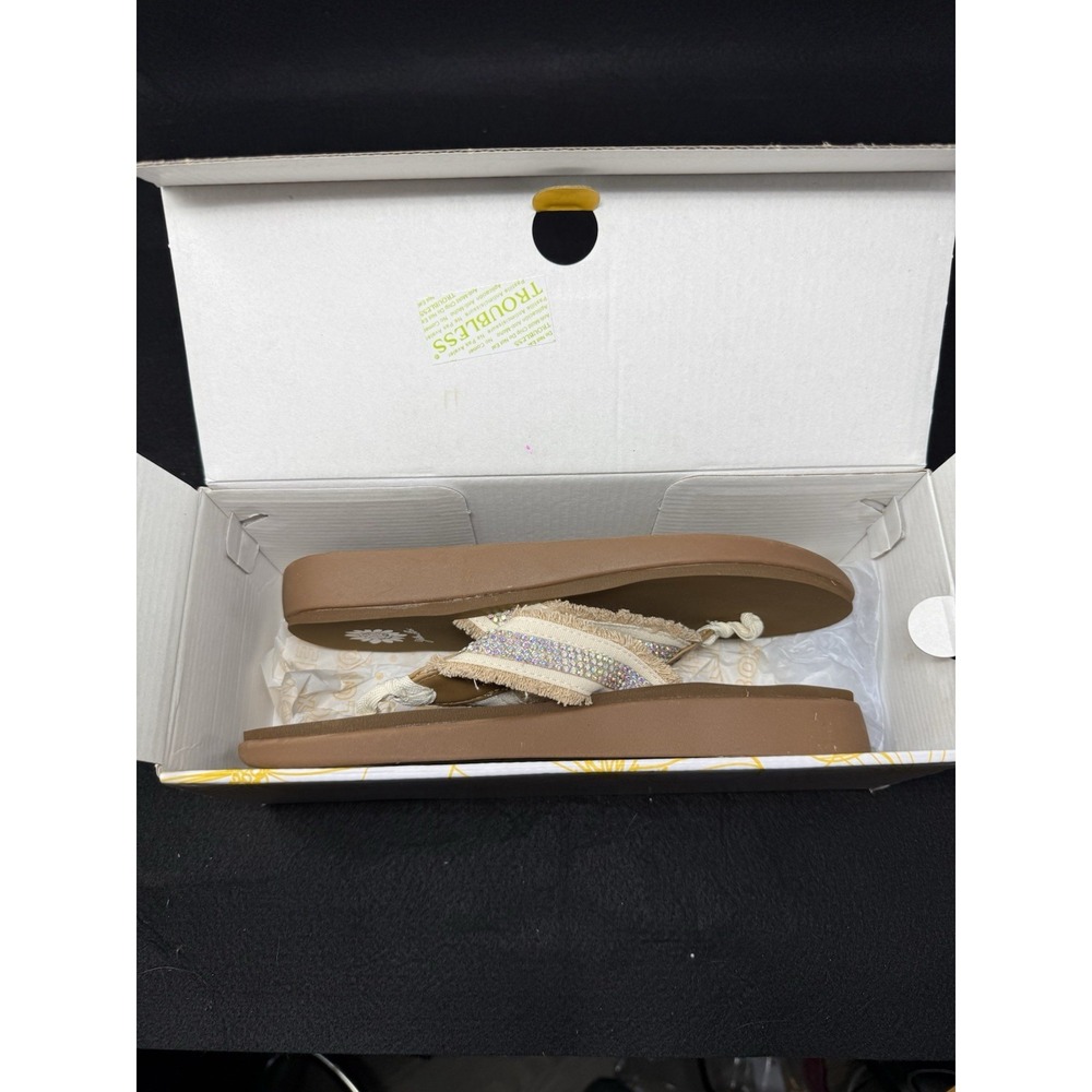Yellow Box Genzy Rhinestone Flip Flop Sandals Womens Size 8.5 Beige With Box - Picture 6 of 6